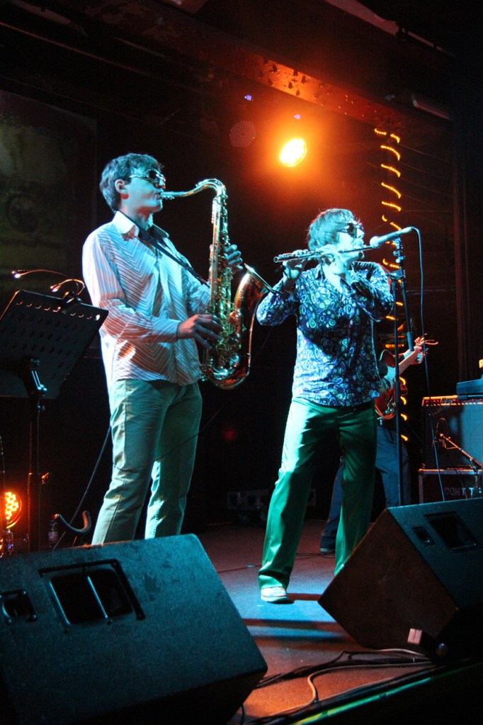 FOA HOKA LIVE AT POSTBAHNHOF / BERLIN